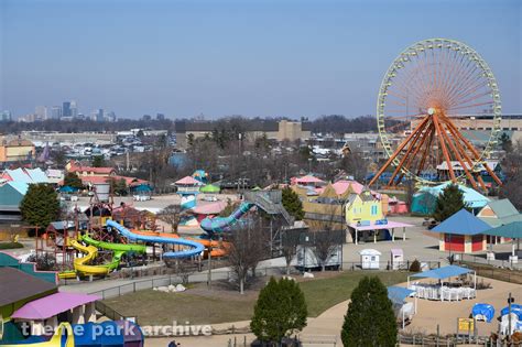 Hurricane Bay Beach Club at Kentucky Kingdom | Theme Park Archive