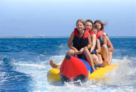 10 Reasons Why a Banana Boat Ride Experience is Worth a Try