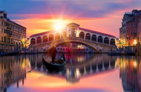 Rialto Bridge: A Guide To Know All About This Place In Italy