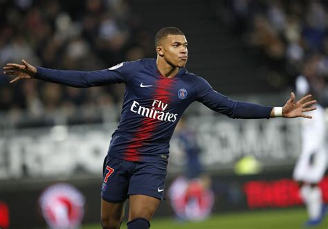 Barcelona prepara oferta incrível para Kylian Mbappé