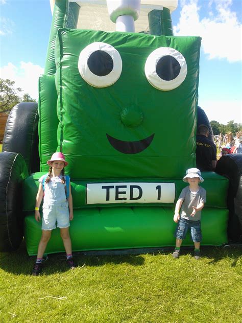 Tractor Ted Farm Show at Bowood House - Mummy's Little StarsMummy's Little Stars