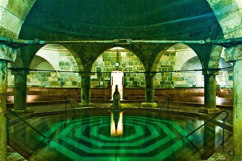 Rudas Thermal Bath in Budapest, Hungary : publicbaths