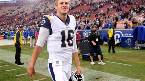 Jared Goff makes Rams history with 2nd straight 300-yard, 3-TD game