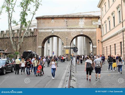 Entrance to Vatican City editorial photography. Image of tourists ...