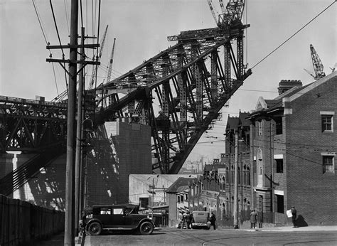 The Sydney Harbour Bridge under construction (1930) [3000x2196] (Photo by Photo E. O. Hoppe) : r ...