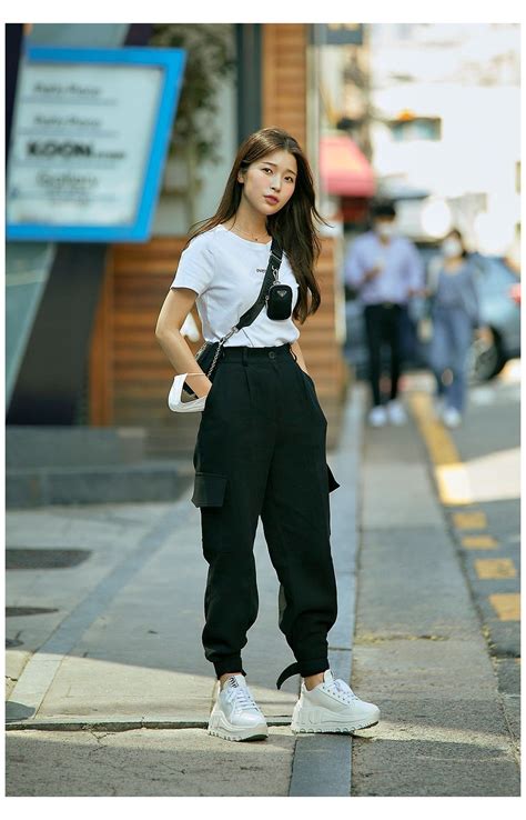 Street fashion Women’s Style in Seoul May 2020 #korean #street #fashion ...