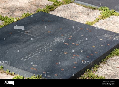 John f kennedy grave hi-res stock photography and images - Alamy