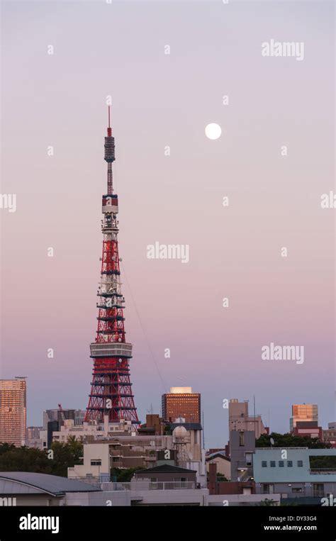 Tokyo Tower at sunset Stock Photo - Alamy