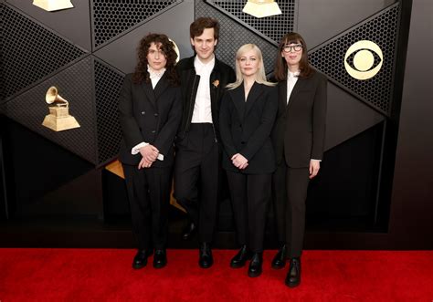 Fotos do tapete vermelho do Grammy 2024: Alvvays, Boygenius, Turnstile ...