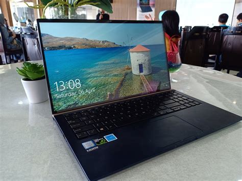 ASUS ZenBook Sang Penakluk Hati Bosku - Sunardiakmal.com