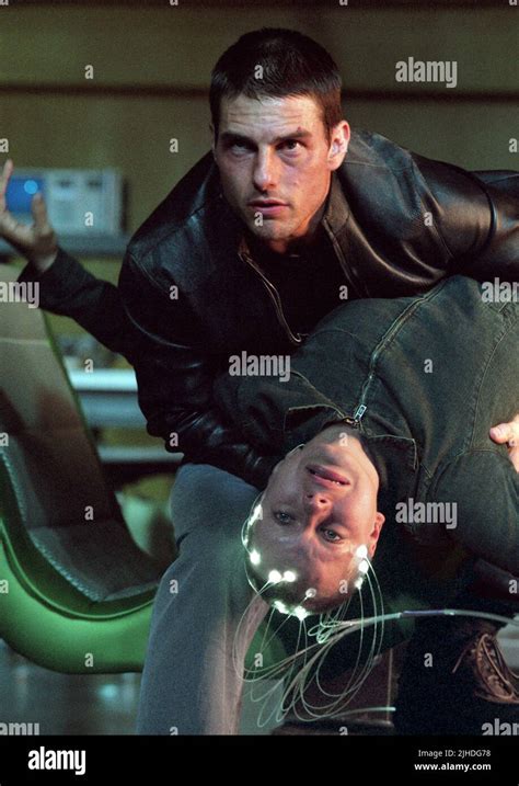 TOM CRUISE, SAMANTHA MORTON, MINORITY REPORT, 2002 Stock Photo - Alamy