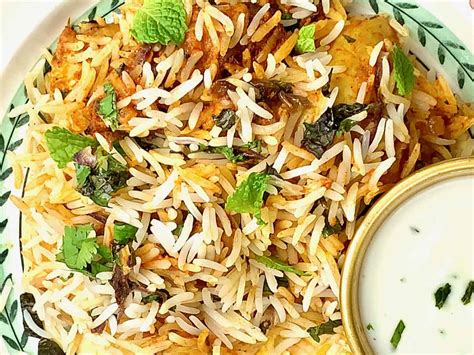 Unique and Delicious Tandoori Chicken Biryani - MyIndianStove