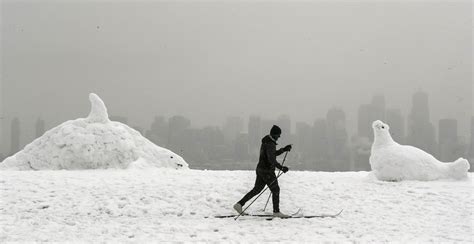 Updates from Seattle’s snowy Monday: Rain coming as warm air moves ...