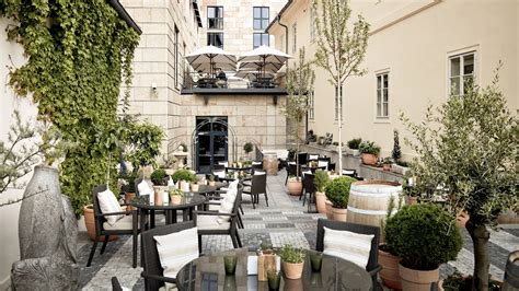 Italian Restaurant & Bar in Prague | Fine Dining | Four Seasons Hotel