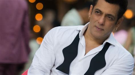 Salman Khan looks dapper in new photos from 'Kisi Ka Bhai Kisi Ki Jaan ...