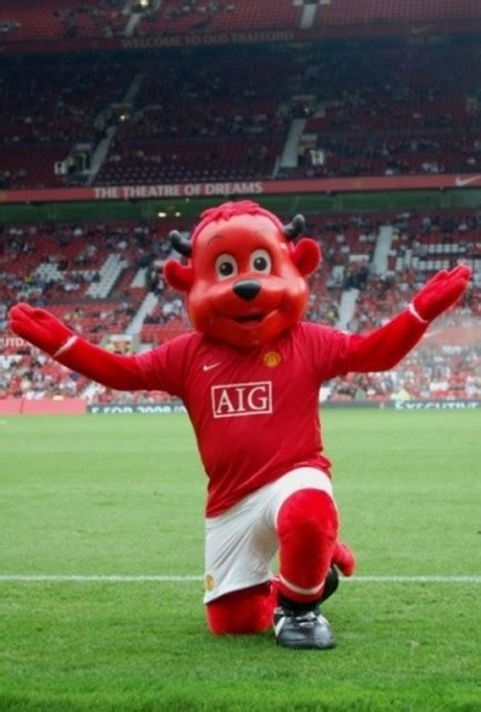 Fred the Red | Manchester United's mascot, Fred the Red bein… | Flickr