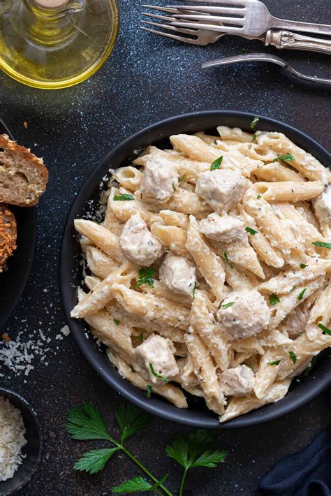 Chicken Alfredo Pasta - Instant Pot - Cubes N Juliennes