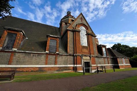 Hampstead Garden Suburb Buildings, London - e-architect