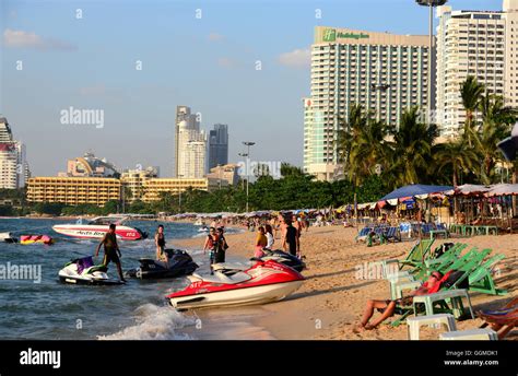 Pattaya City Beach, Pattaya, Chon Buri, Golf of Thailand, Thailand Stock Photo - Alamy