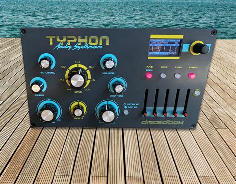 Test: Dreadbox Typhon, Analog Synthesizer mit Effekten - AMAZONA.de