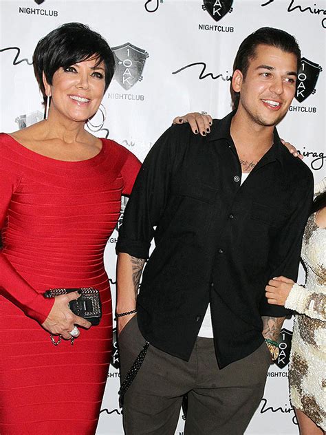 Rob Kardashian At Kris Jenner’s Birthday: Rare Family Photo – Hollywood Life