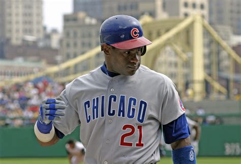 Chicago Cubs: Time to end the rift with Sammy Sosa