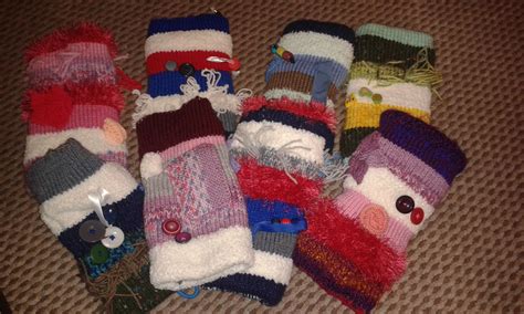 8 Twiddle muffs off to Bradford dementia ward Easy Yarn Crafts, Crafts ...