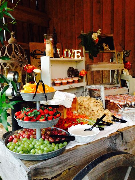 17 Beauty Rustic Party Ideas and Inspiration | Breakfast buffet table ...