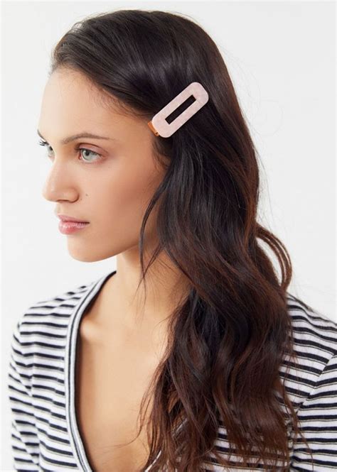 Statement Hair Pins That’ll Effortlessly Elevate a Basic Style | StyleCaster