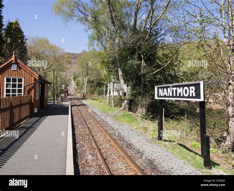 Welsh Highland Railway narrow-gauge train station in Snowdonia Stock ...