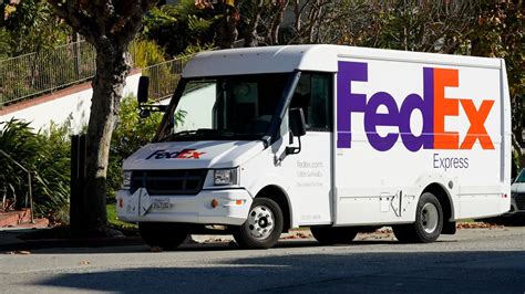 Federal lawsuit alleges FedEx replaced used truck odometers