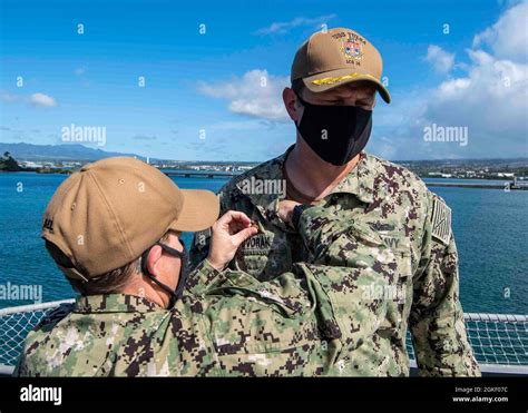 Command at sea insignia hi-res stock photography and images - Alamy