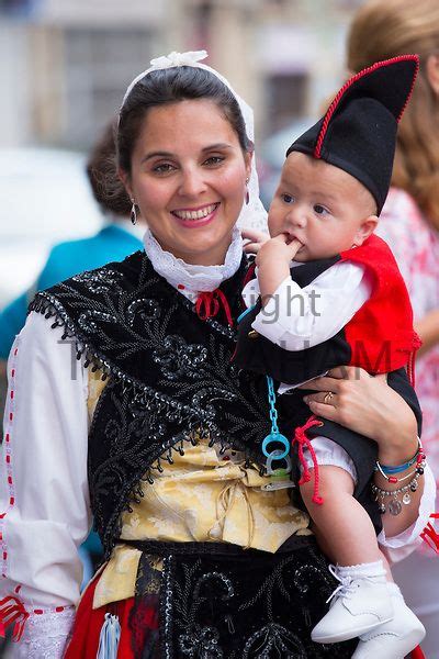 Traditional fiesta at Villaviciosa in Asturias, Northern Spain - Photo by Tim Graham (Traje ...