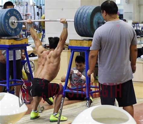 Lu Xiaojun Bottom Up Overhead Squats *Update* 220kg - All Things Gym