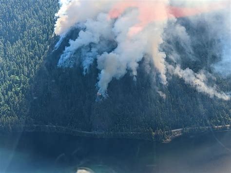 BC Highway 4 - Cameron Lake Bluffs Wildfire | Drivers are ad… | Flickr