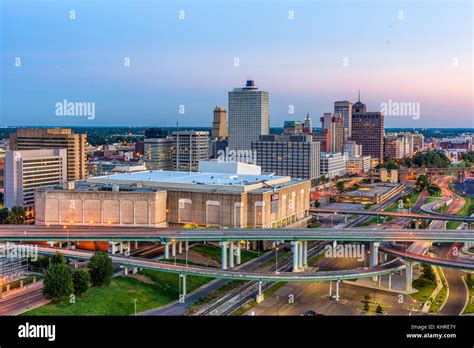 Memphis, Tennessee, USA downtown skyline at dusk Stock Photo - Alamy