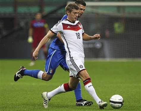 Toni Kroos Wears adiPure IV | Soccer Cleats 101