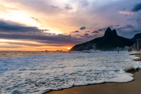 Sunset at Ipanema | Sunset at Ipanema Beach. | Bruno Gargaglione | Flickr