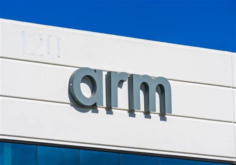 Arm Holdings Stock Elevating on AI, Cloud, Automotive Tailwinds ...