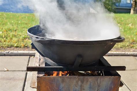 All about Smoke Points: Best Oil for Wok Cooking - Tales from the Chef