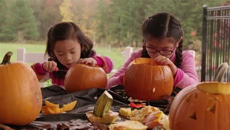 Carving & Decorating Pumpkins: 5 Benefits for Your Child | Sunshine House