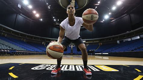 10 Essential Point Guard Drills From Skylar Diggins - stack