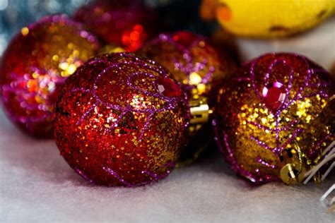 Christmas 4K, Bauble, Christmas Ornaments, HD Wallpaper | Rare Gallery