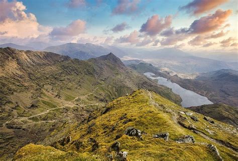 The Best Walking Routes Up Snowdon - Menai Holidays