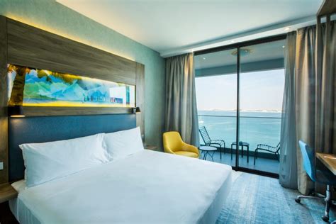 Revealed: Dubai Palm Jumeirah AED5 hotel room - Arabian Business ...