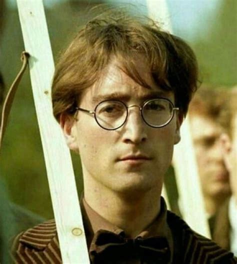 Harry Potter before leading Griffyndor to the first victory in Quidditch - 2006 : r/fakehistoryporn