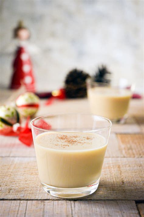 Bourbon eggnog cocktail recipe - Berry&Maple