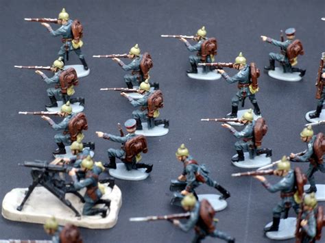 German Infantry WWI & Russian Infantry WWI 1:72 - FineScale Modeler - Essential magazine for ...