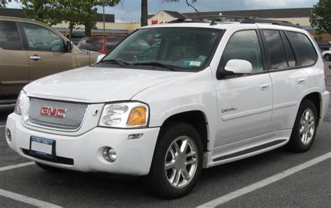 GMC Envoy - Information and photos - MOMENTcar