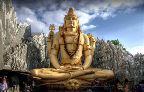 10 Famous Temples in Bangalore | Must Visit Temples in Bangalore | Treebo Blogs